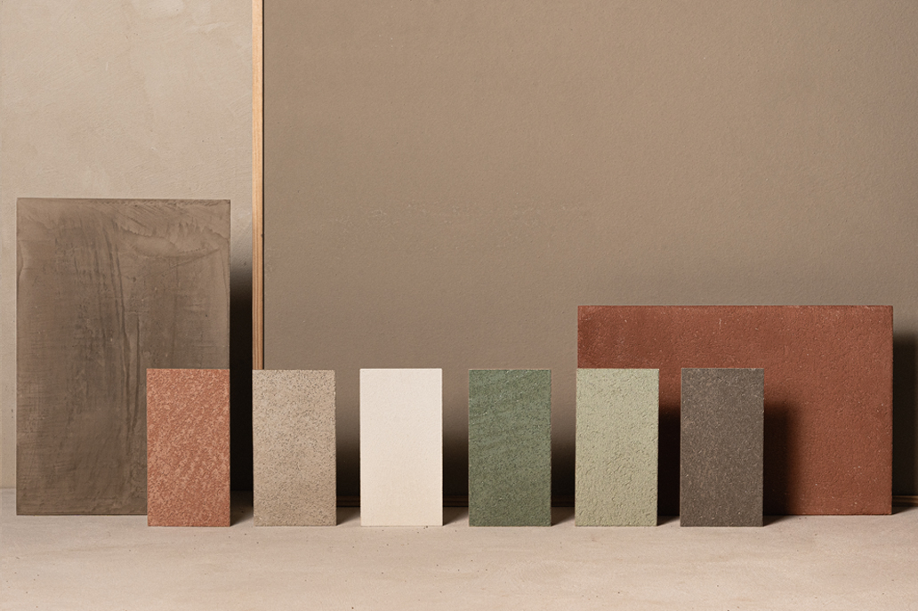 Muestras de acabados Limecoat en tonos neutros, terracota y verde